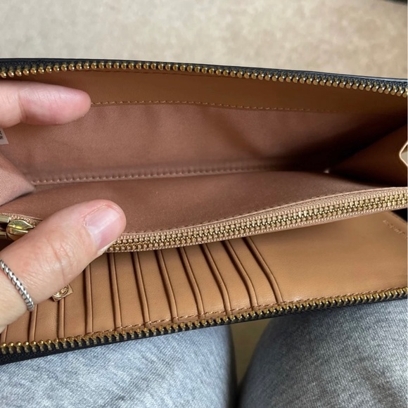 Tory Burch continental wallet - Picture 5 of 7